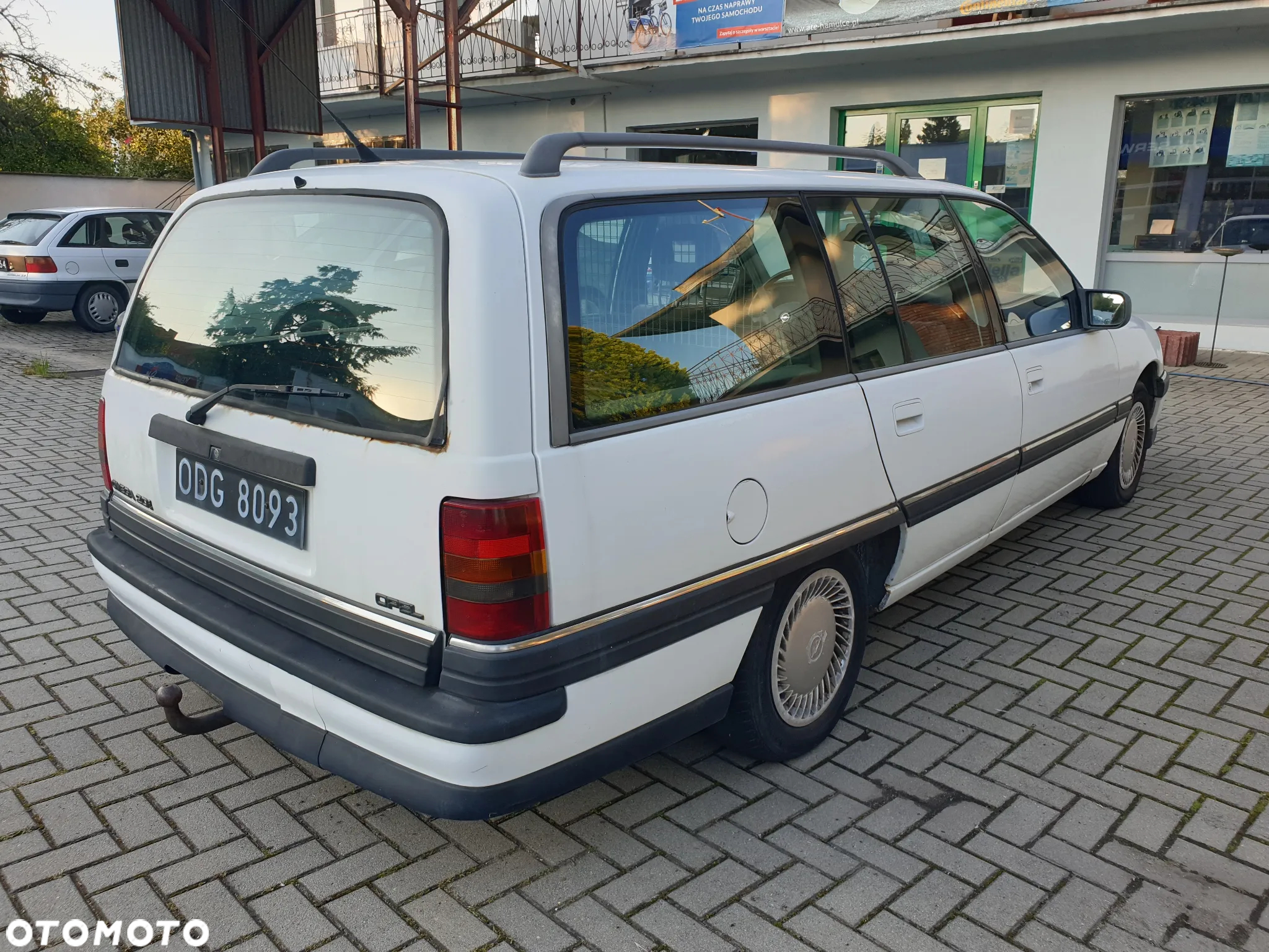 Opel Omega Kombi 2.0i LS - 3