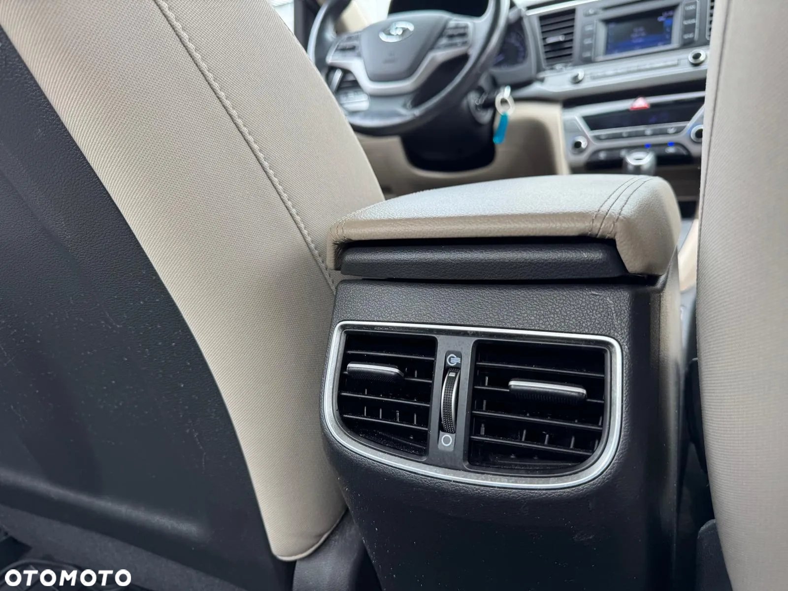 Hyundai Elantra 1.6 Style - 19