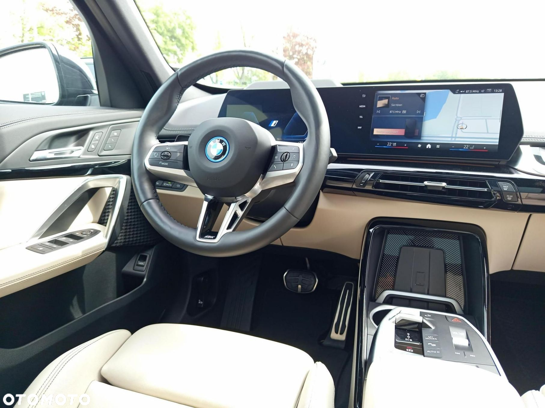 BMW iX1 - 13