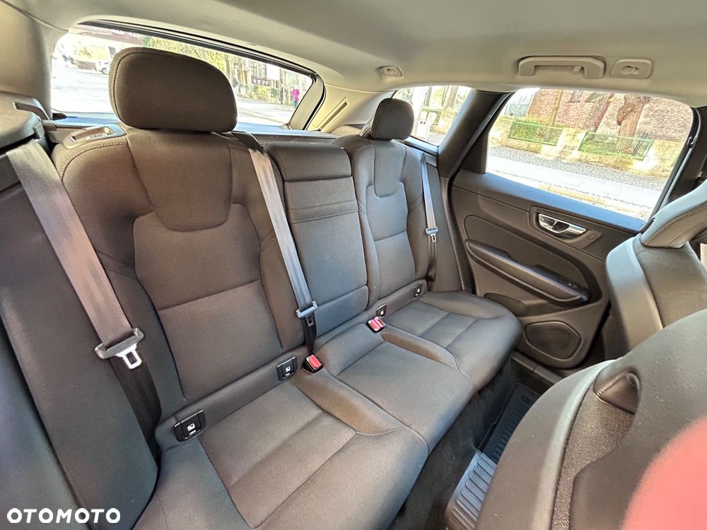 Volvo XC 60 B5 D AWD Momentum Pro - 13