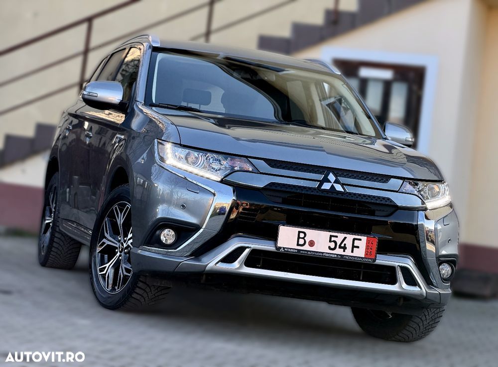 Mitsubishi Outlander - 1