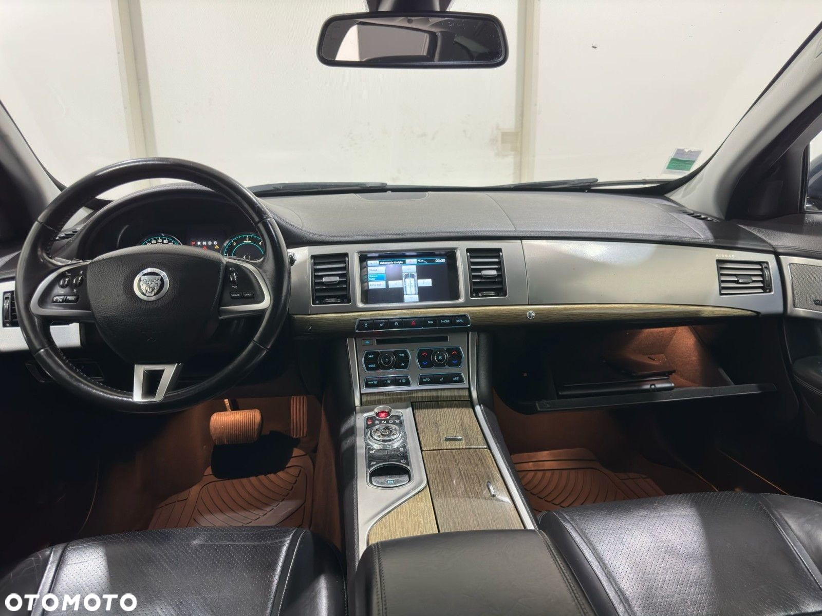 Jaguar XF - 25