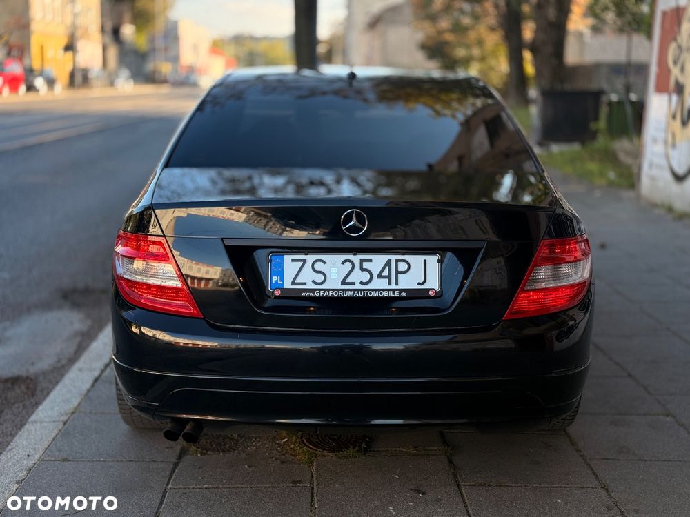 Mercedes-Benz Klasa C 180 T Kompressor BlueEFFICIENCY Elegance - 11