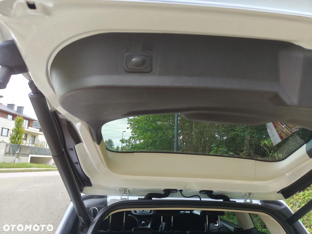Ford Kuga 1.6 EcoBoost 2x4 Titanium - 11
