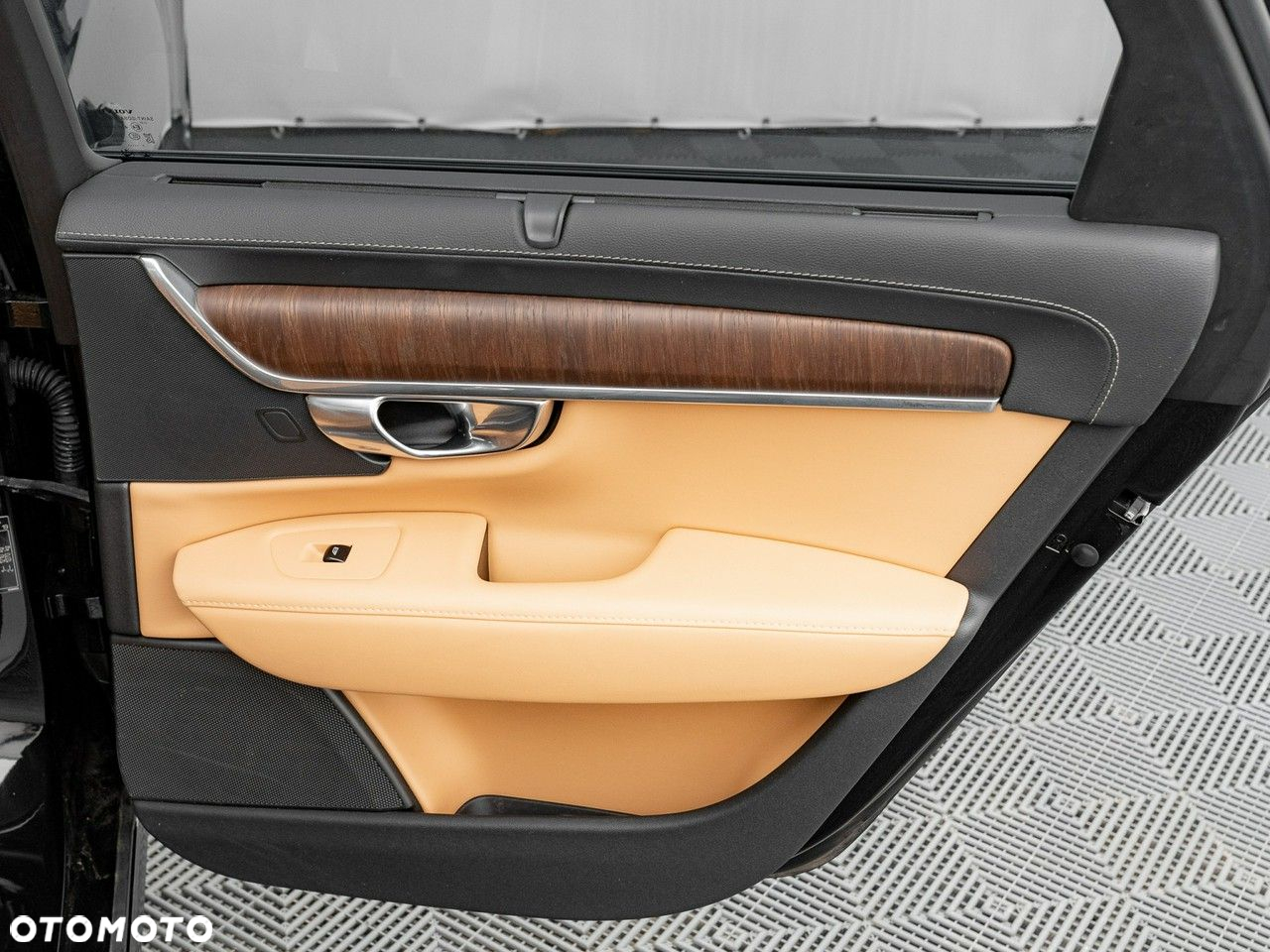 Volvo S90 - 32