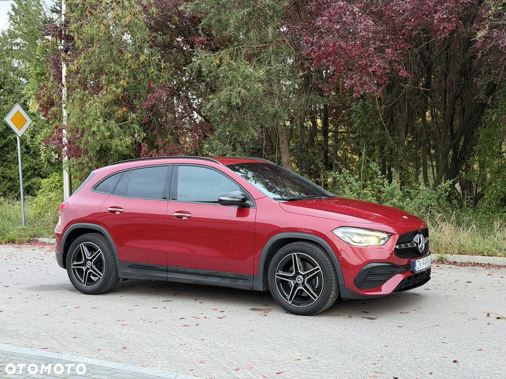 Mercedes-Benz GLA - 11