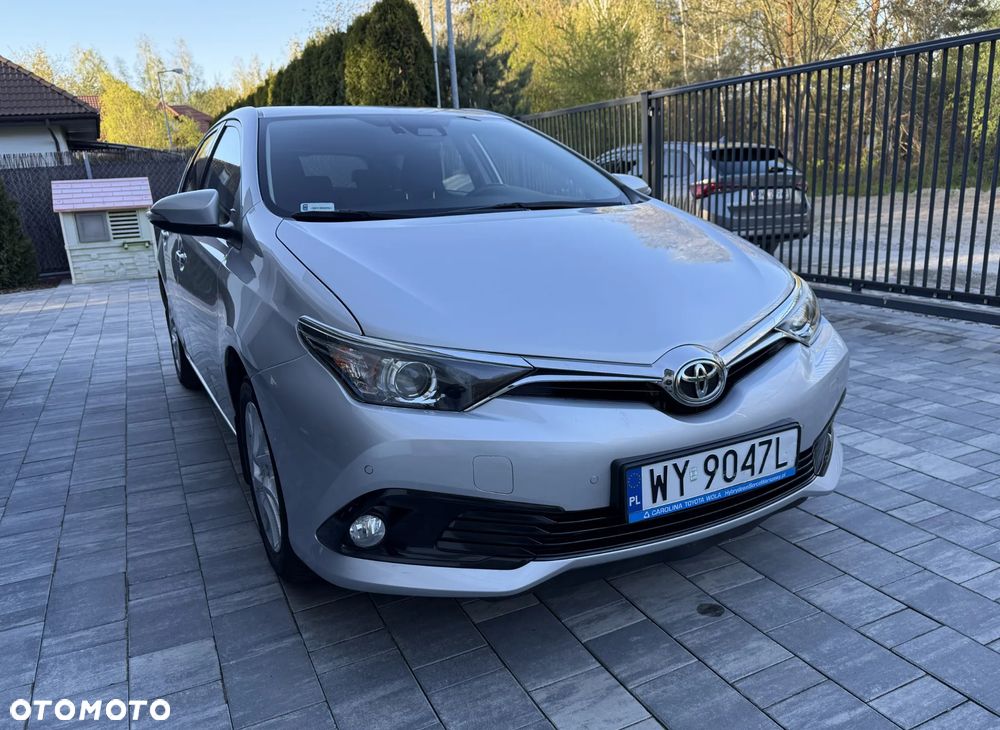 Toyota Auris 1.6 Prestige - 8