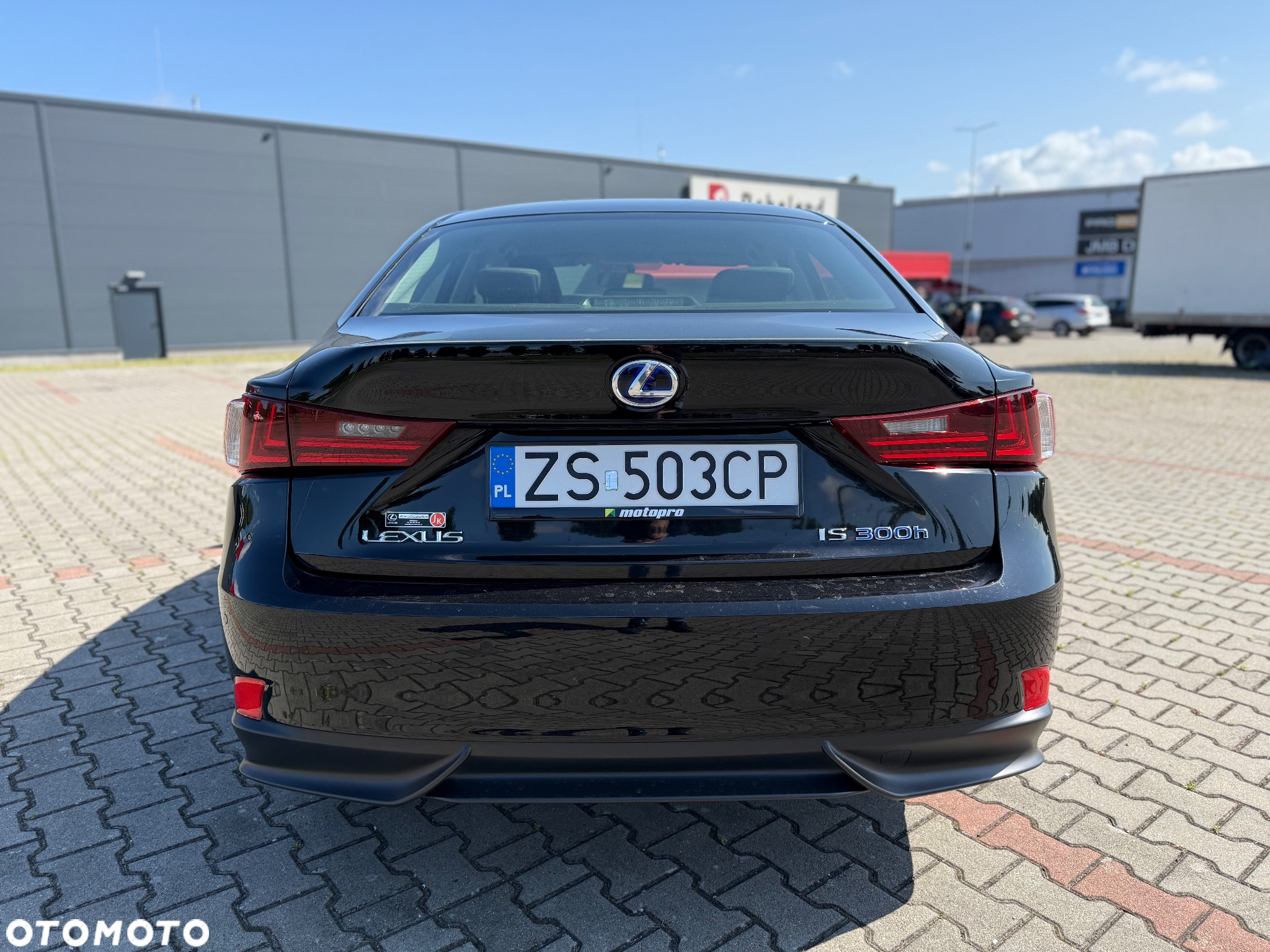 Lexus IS 300h Elite - 11