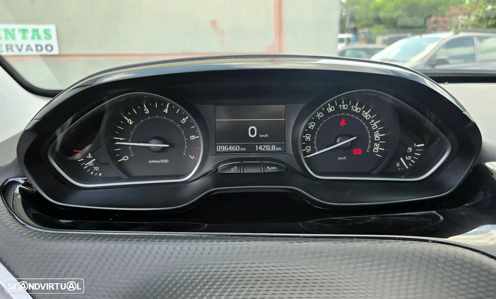 Peugeot 208 PureTech 82 Allure - 11