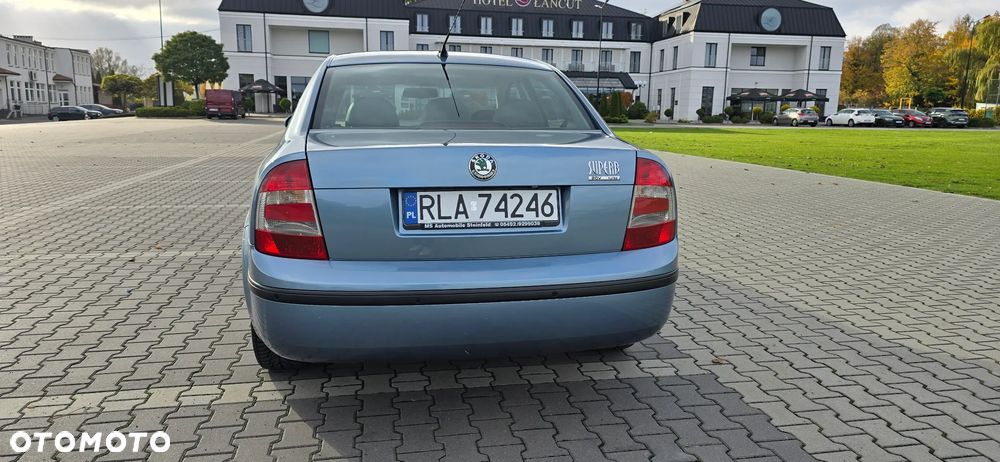 Skoda Superb 2007 photo 4