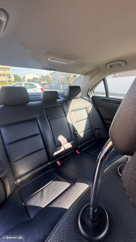 Mercedes-Benz E 220 CDi Avantgarde BlueEfficiency - 15