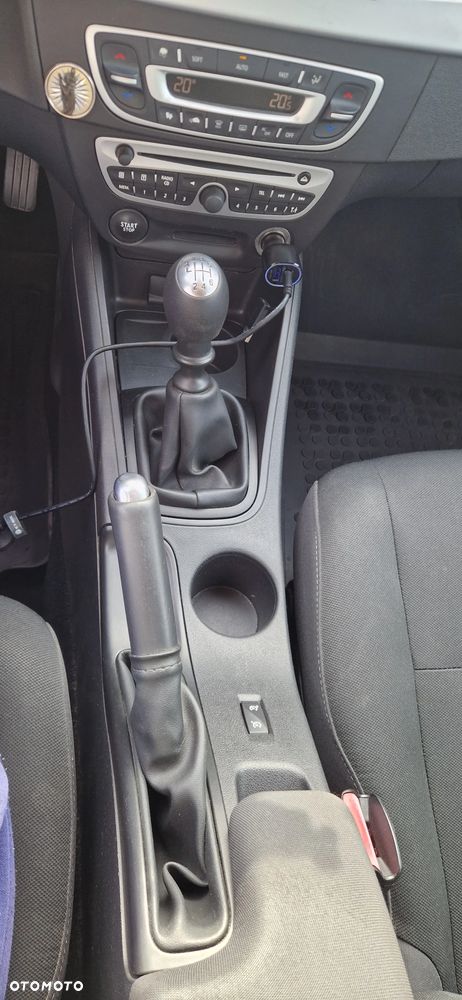 Renault Fluence 1.5 dCi Privilege - 11
