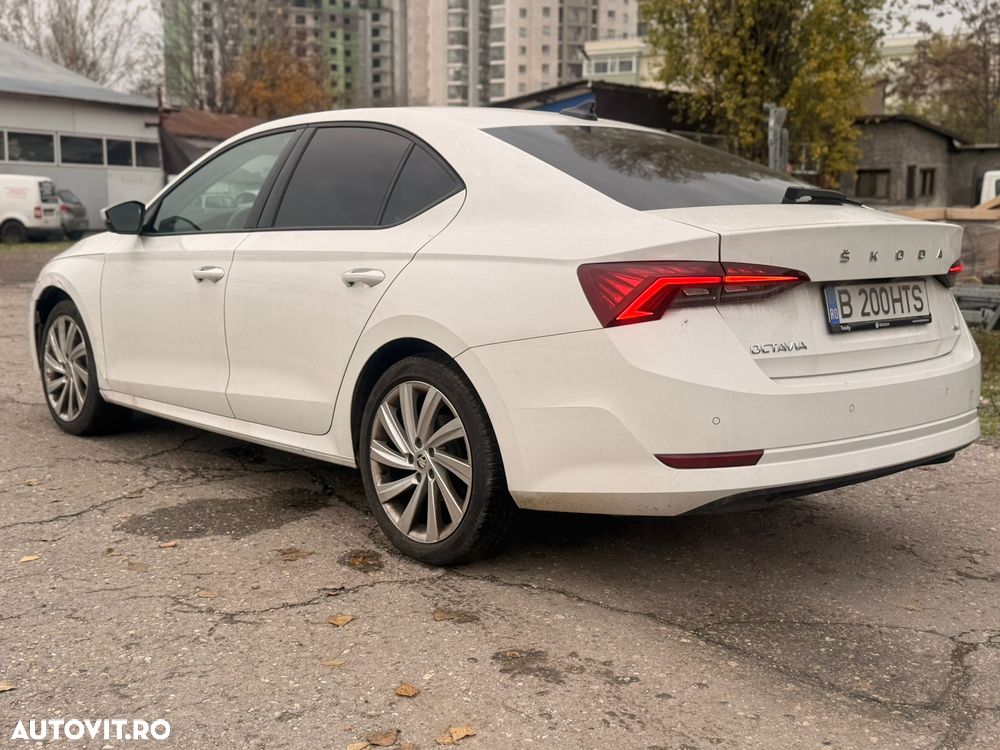 Skoda Octavia Combi 2.0 TDI DSG 4X4 Scout - 21
