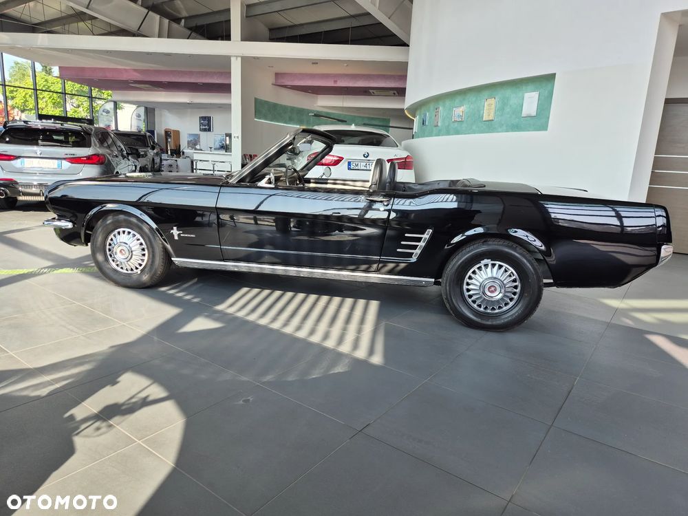 Ford Mustang - 12
