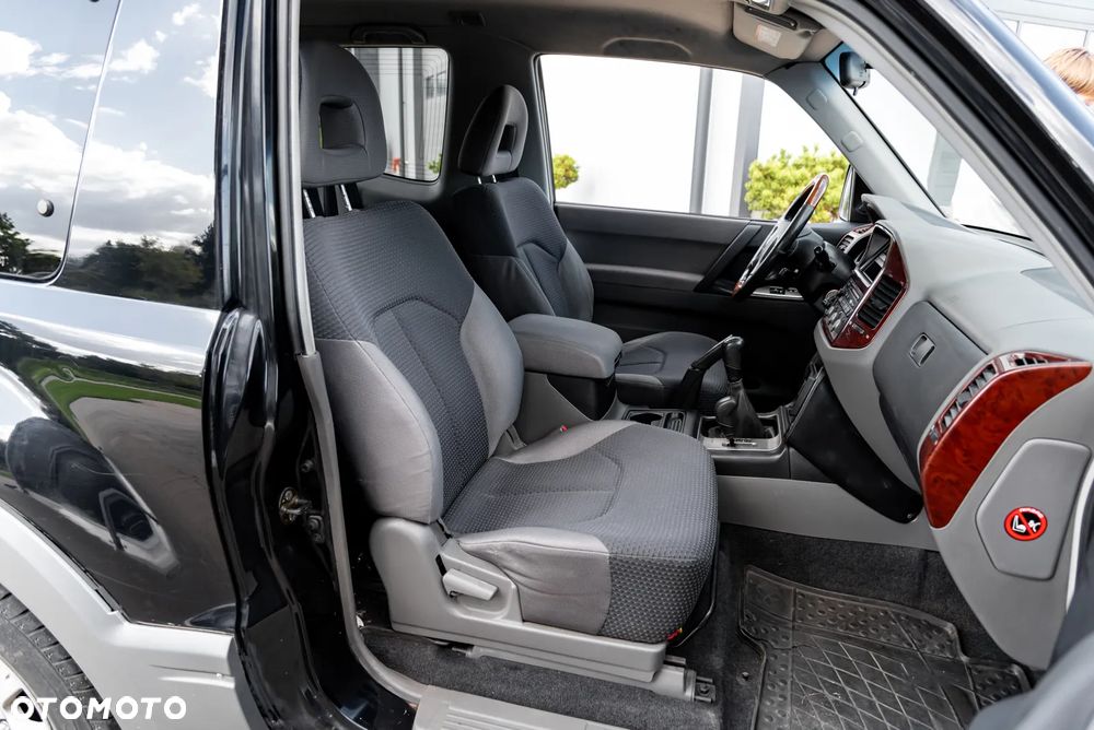 Mitsubishi Pajero 2005