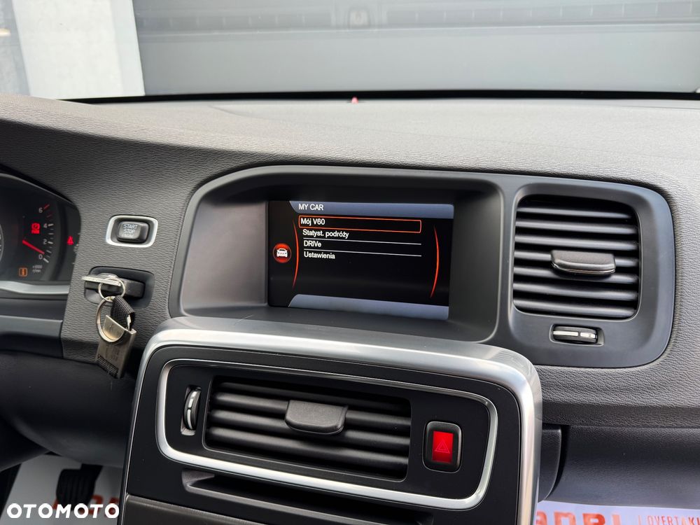Volvo V60 D3 Momentum - 30