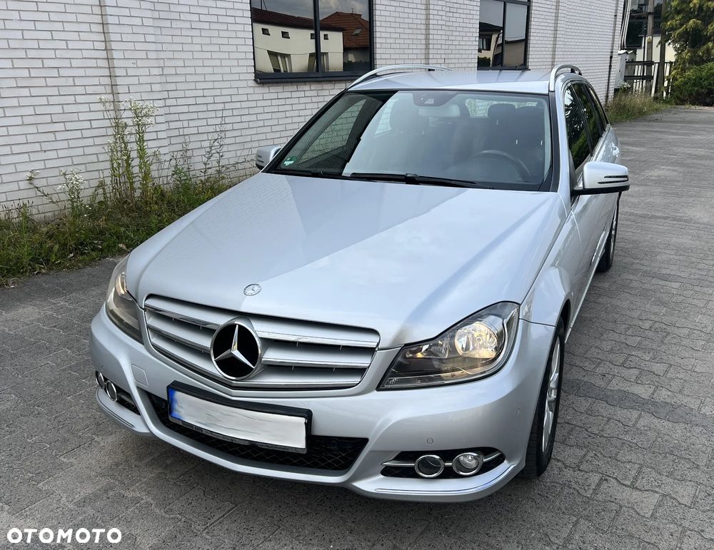Mercedes-Benz Klasa C 220 CDI DPF (BlueEFFICIENCY) - 4