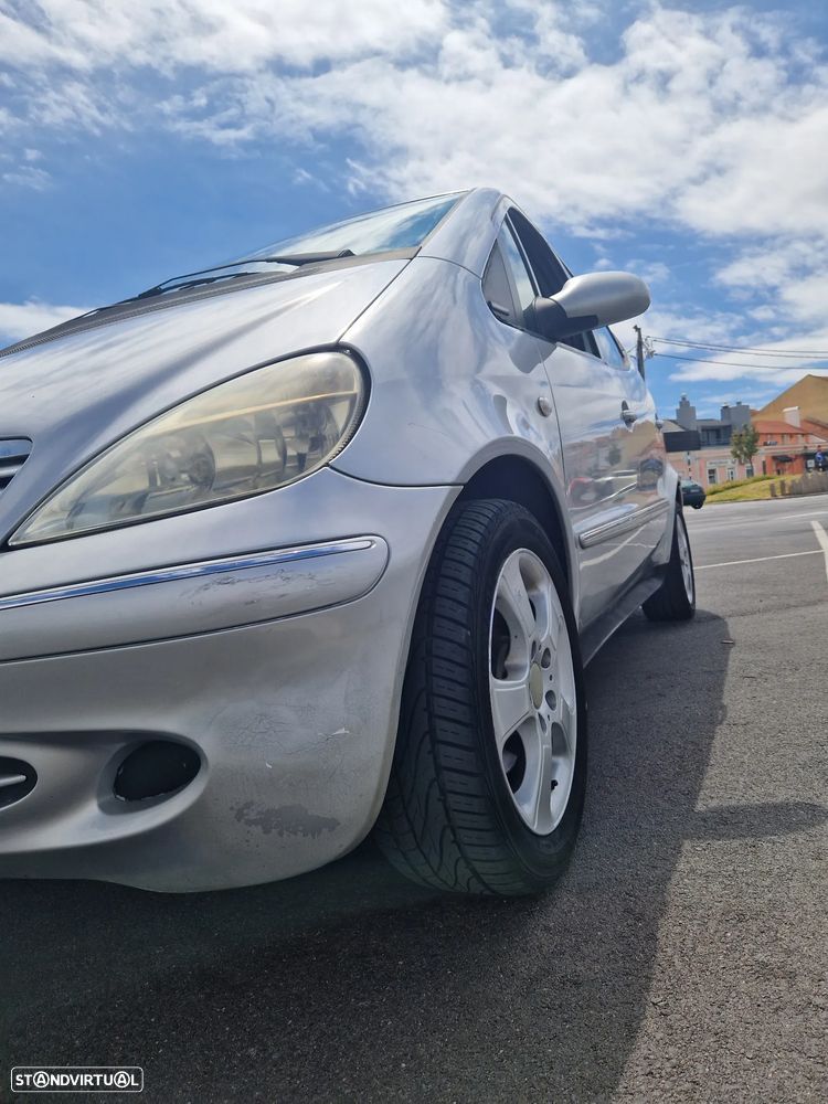 Mercedes-Benz A 170 CDi Avantgarde Longo - 4