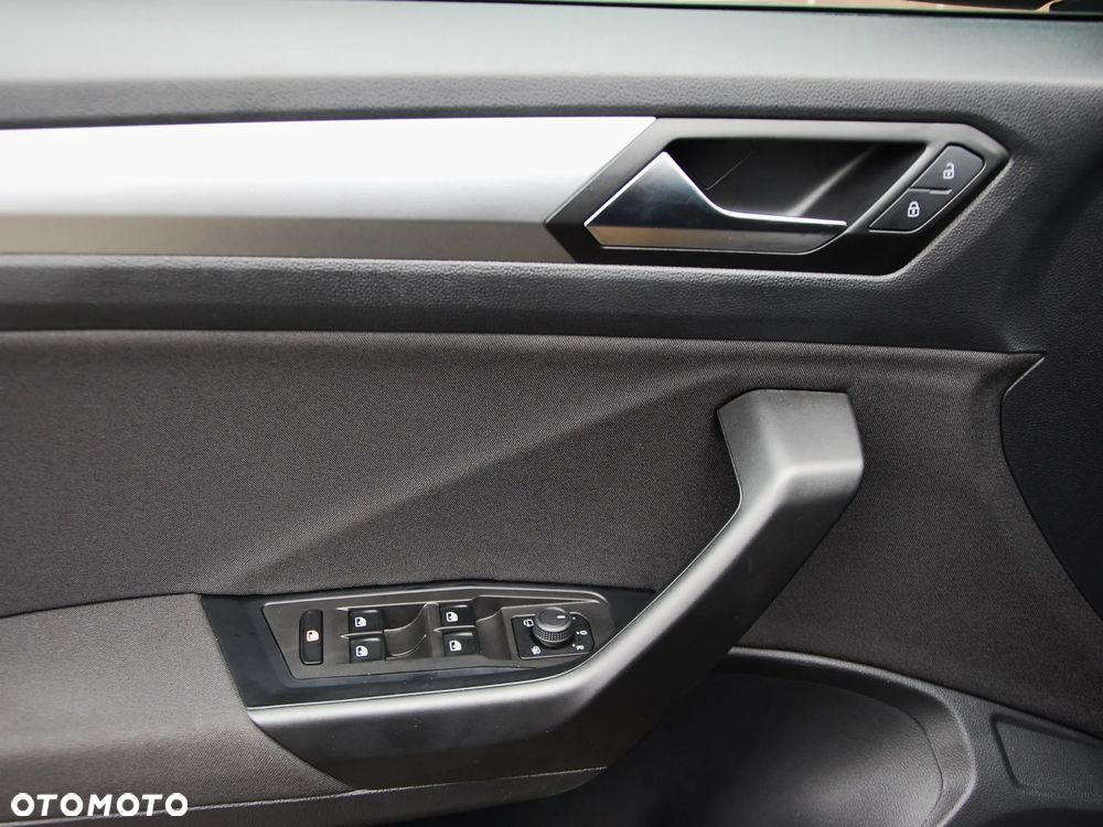 Volkswagen T-Roc 1.5 TSI Life DSG - 39