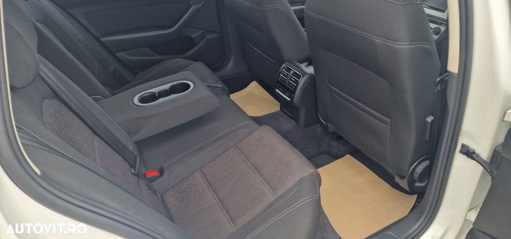 Volkswagen Passat 2.0 TDI (BlueMotion Technology) Comfortline - 12