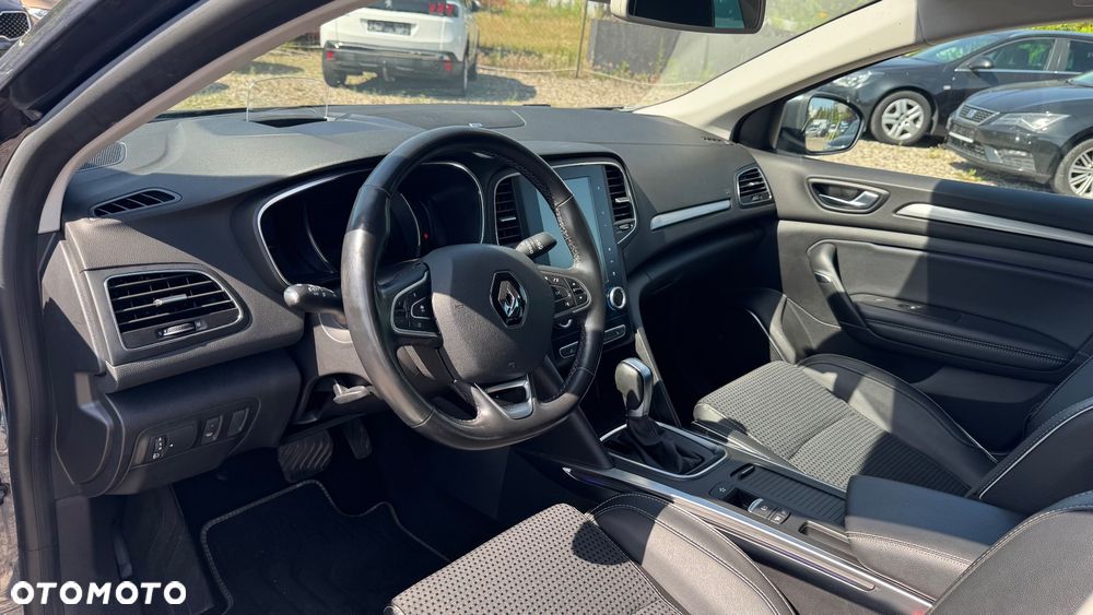 Renault Megane ENERGY TCe 140 EDC BOSE EDITION - 27