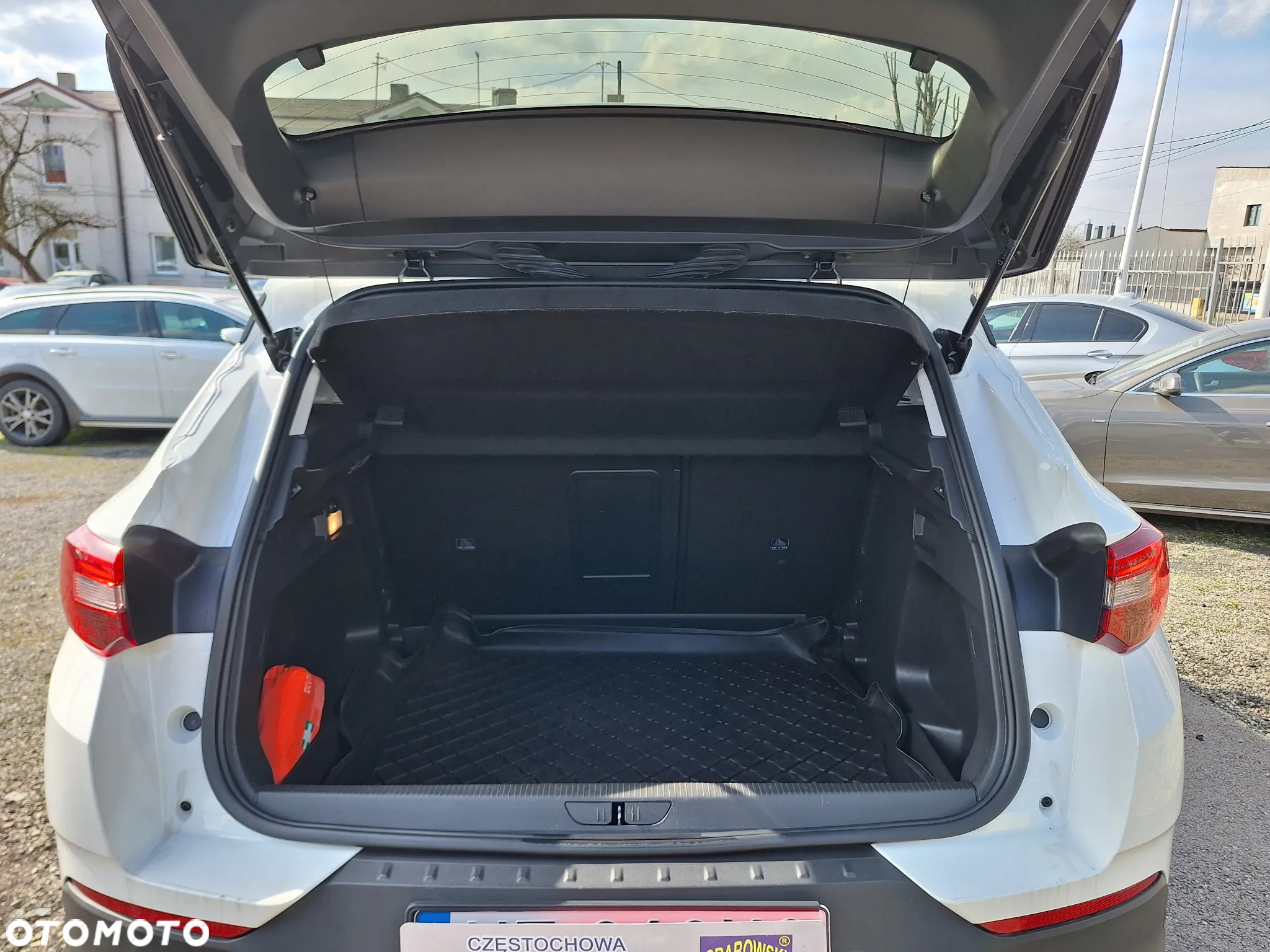 Opel Grandland X 1.2 T GPF Enjoy S&S - 9