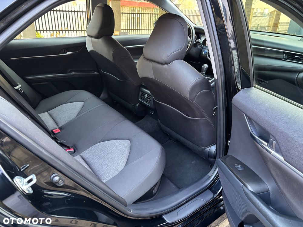 Toyota Camry - 28