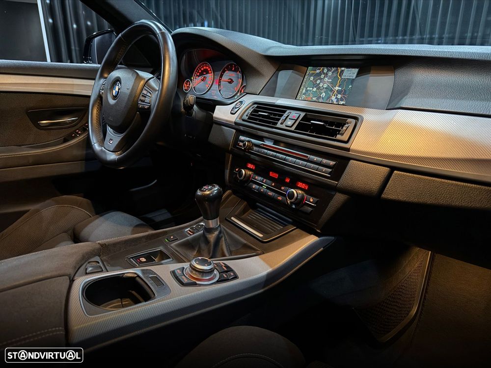 BMW 525 d Pack M - 31