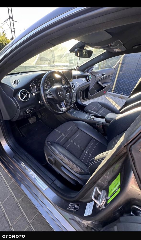 Mercedes-Benz CLA 180 7G-DCT AMG Line - 6