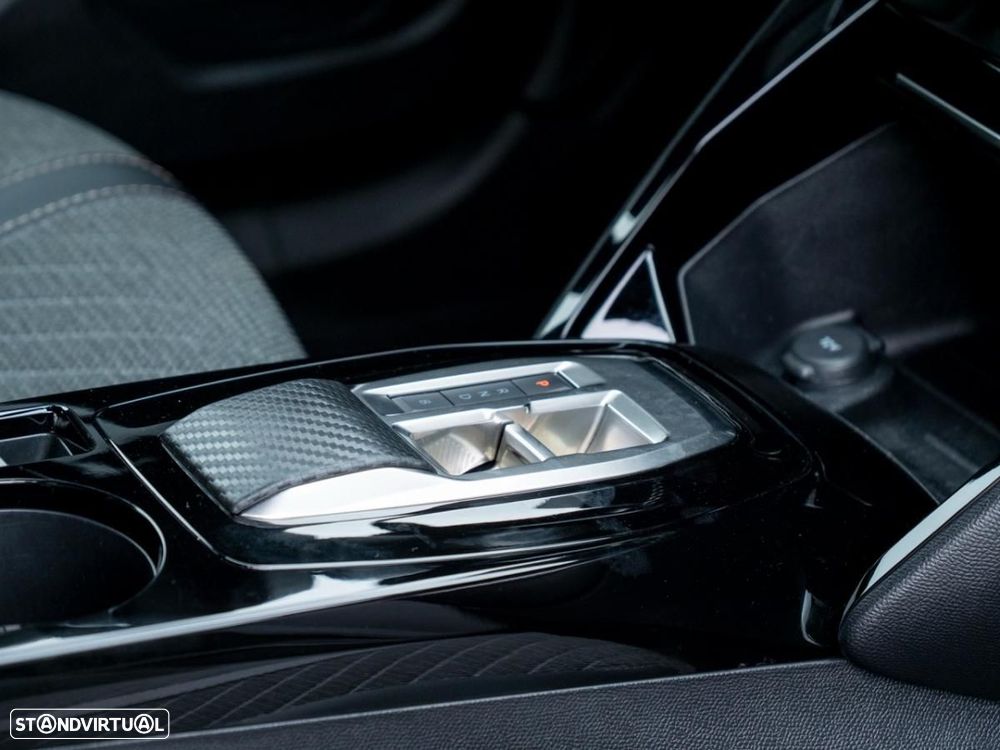 Peugeot e-2008 54 kWh Allure - 20