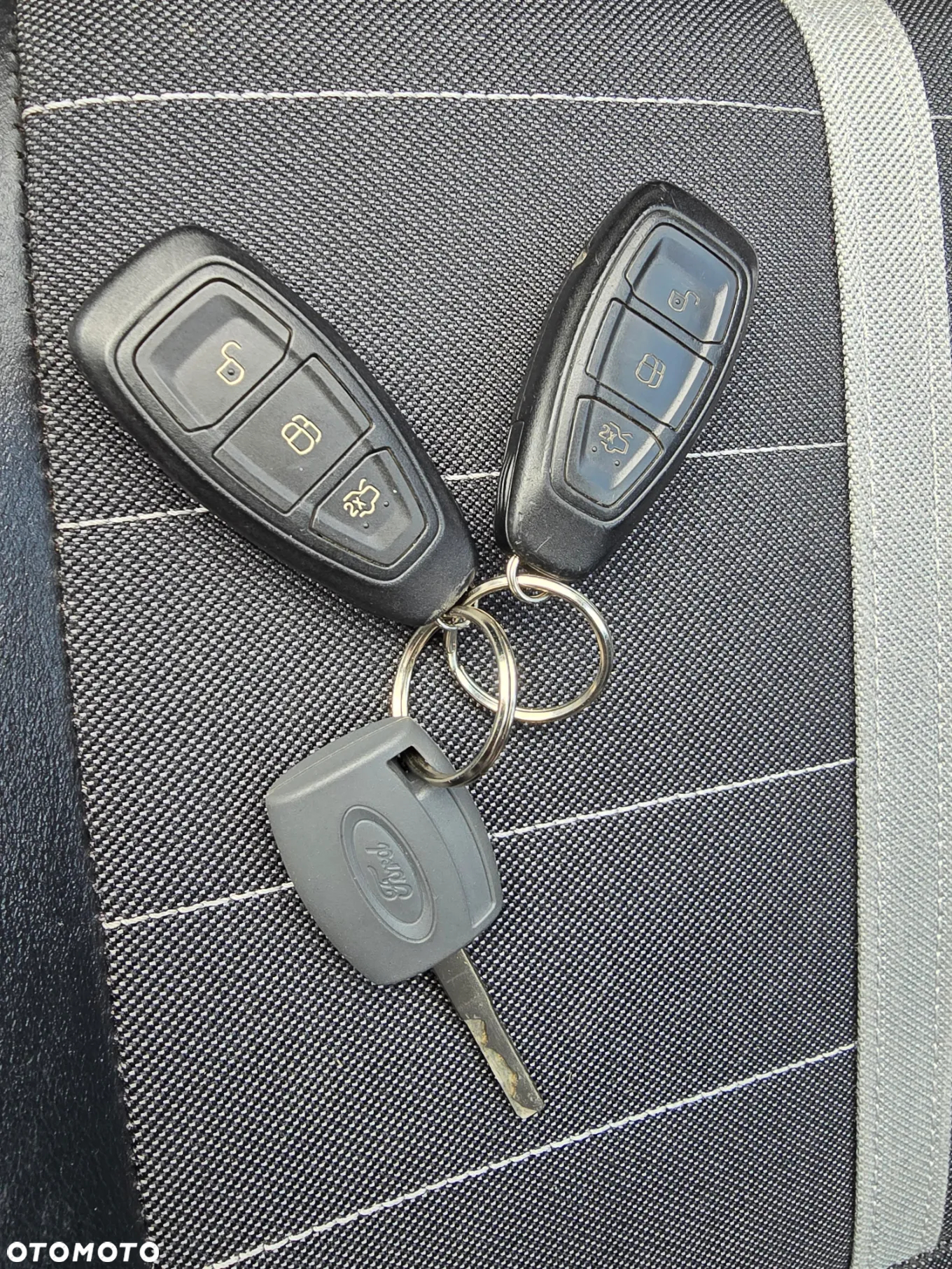 Ford Kuga 2.0 TDCi 4x4 Titanium - 33