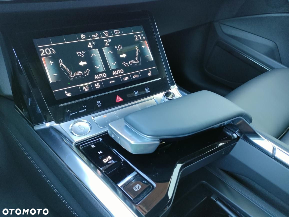 Audi e-tron 55 Quattro S Line - 19