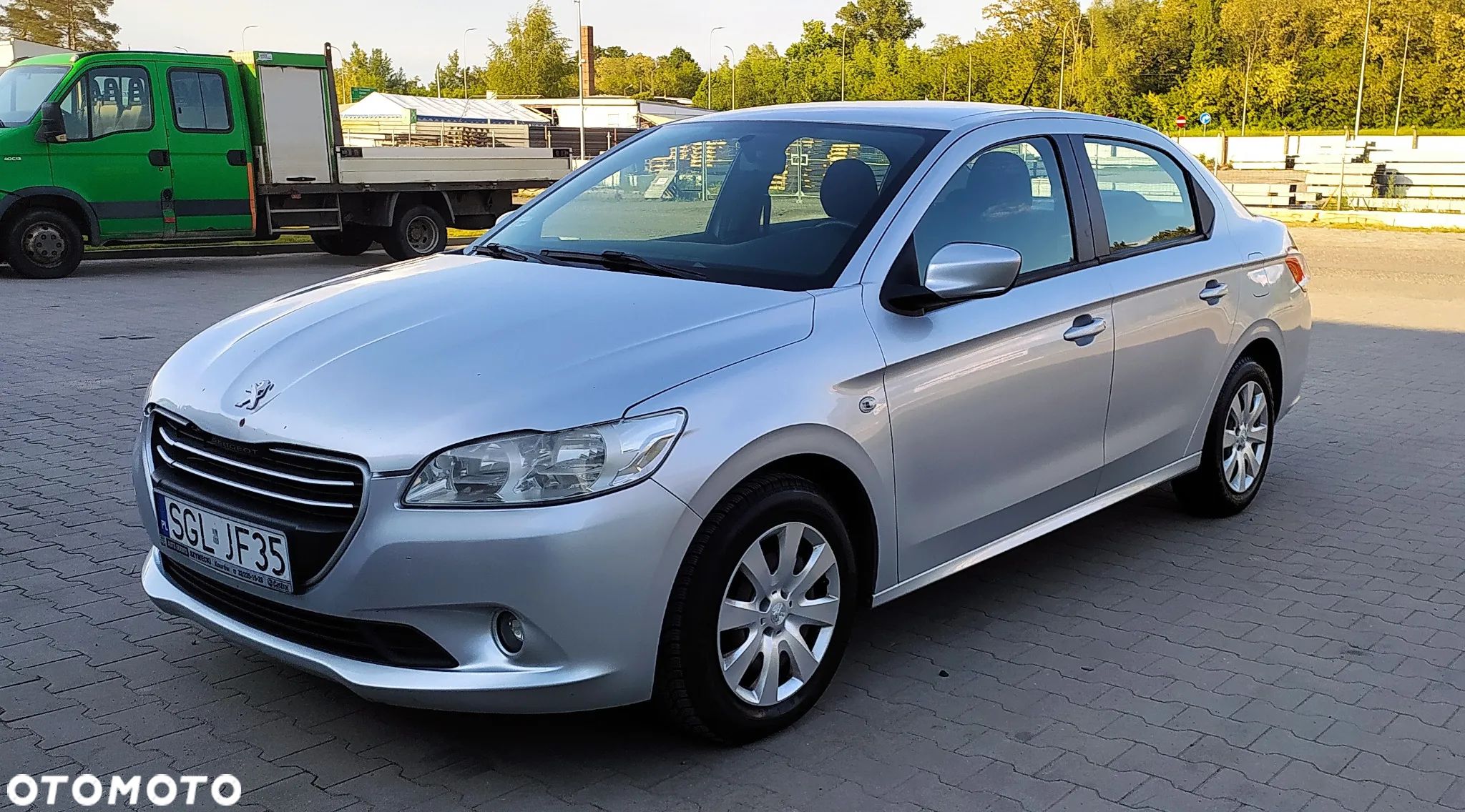 Peugeot 301 1.6 HDi Active - 1