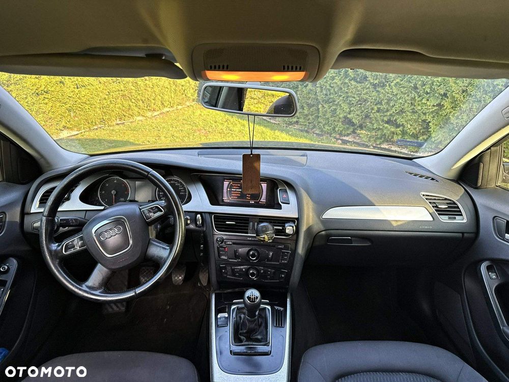 Audi A4 Avant 2.0 TDI DPF Ambiente - 8