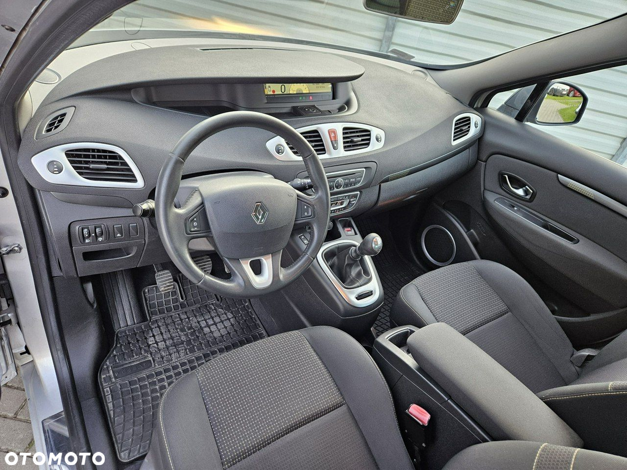 Renault Scenic 1.4 16V TCE Privilege - 24