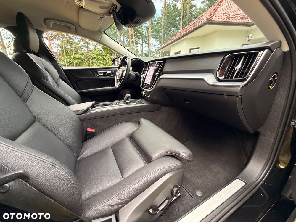 Volvo V60 T4 Geartronic Momentum Pro - 27