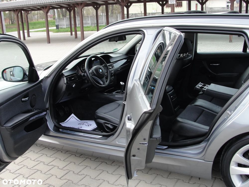 BMW Seria 3 318d DPF Edition Exclusive - 15