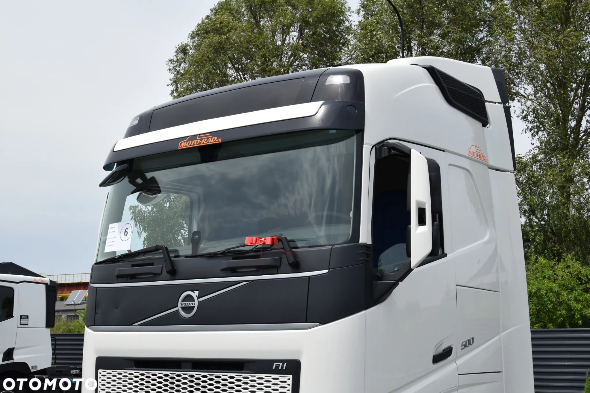 Volvo FH500 / EURO 6 / NOWY MODEL / KLIMATYZACJA POSTOJOWA / ACC / LEDY / 2 ZBIORNIKI / FULL SPILERY / 2023 / NISKI PRZEBIEG / SERWISOWANY / SPROWADZONY - 10