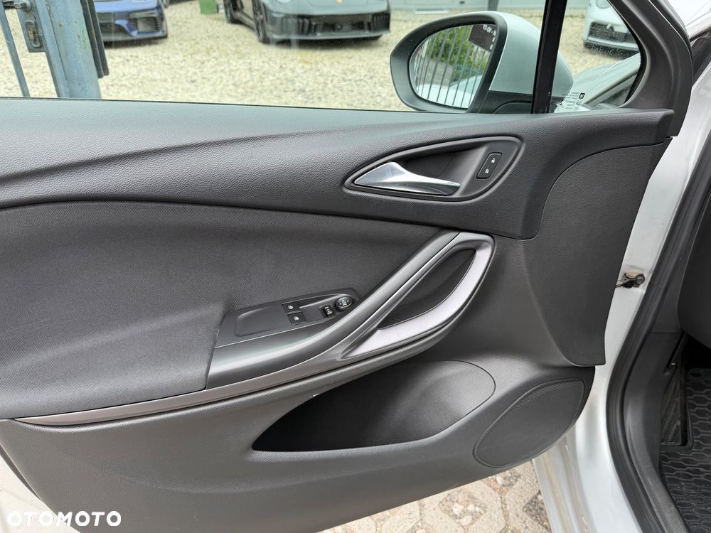 Opel Astra 1.4 Essentia - 11