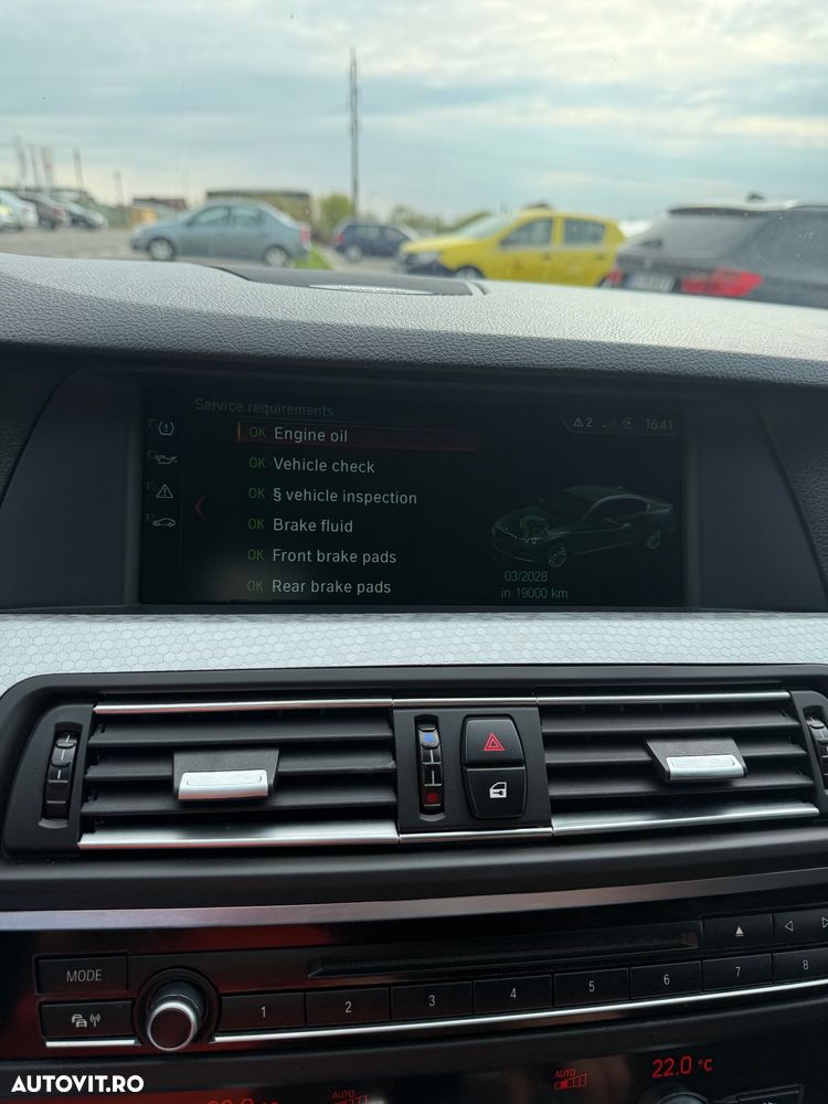 BMW Seria 5 520d Sport-Aut. - 12