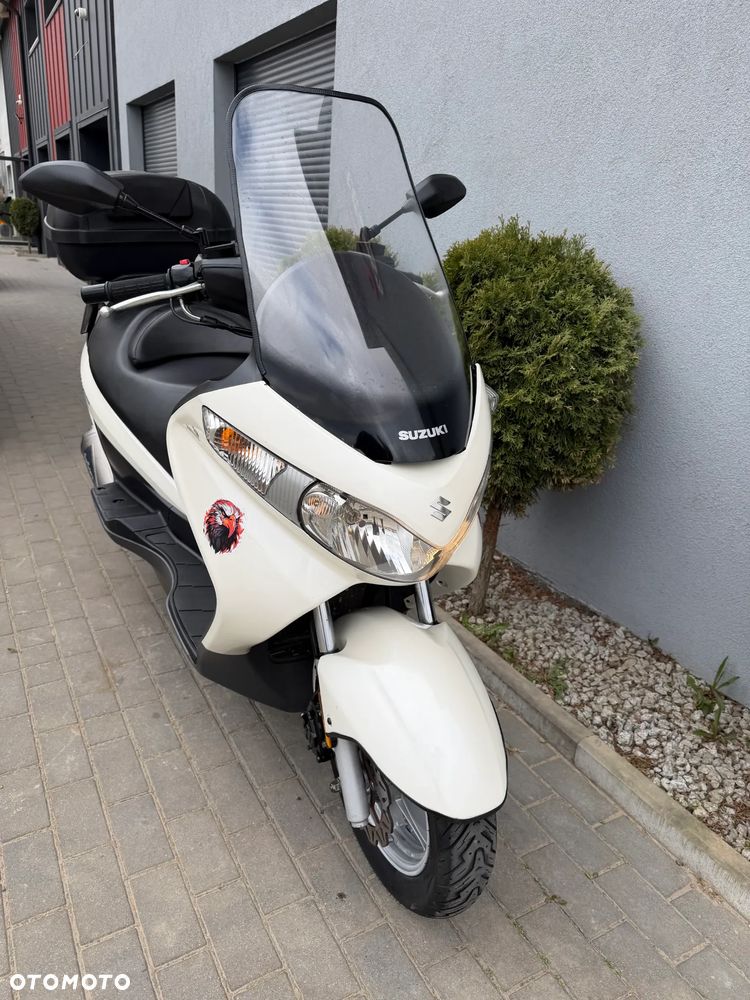 Suzuki Burgman - 23