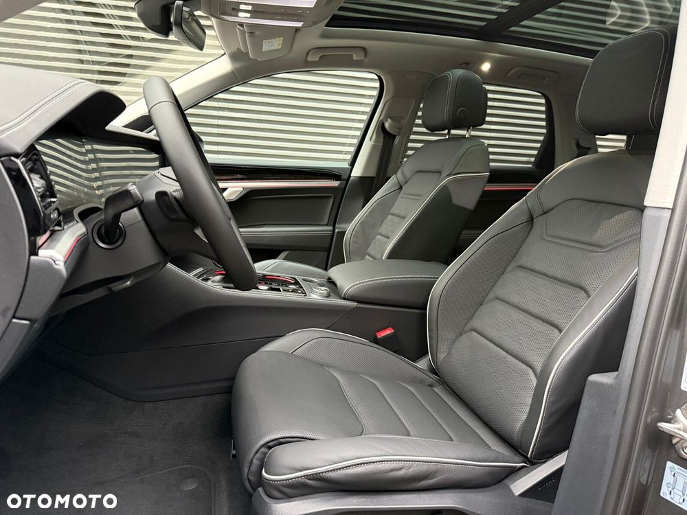 Volkswagen Touareg - 11