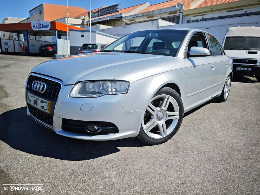 Audi A4 2.0 TDI S-line - 1