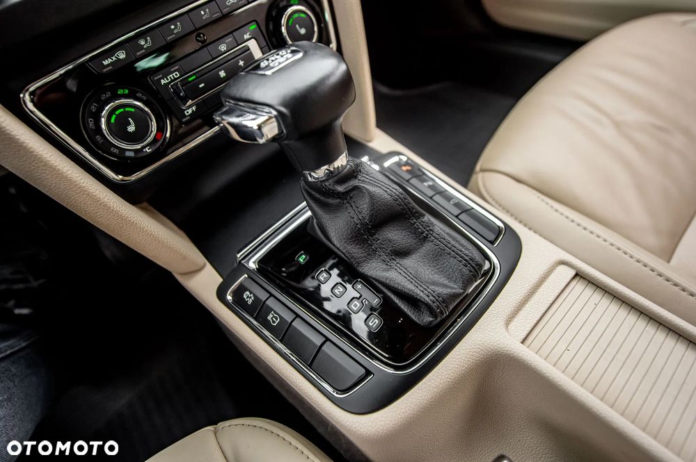 Skoda Superb 3.6 V6 4x4 DSG L&K - 39