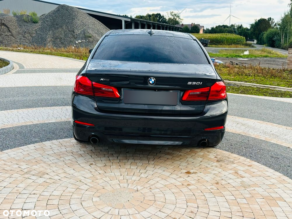 BMW Seria 5 530i xDrive Sport Line sport - 11