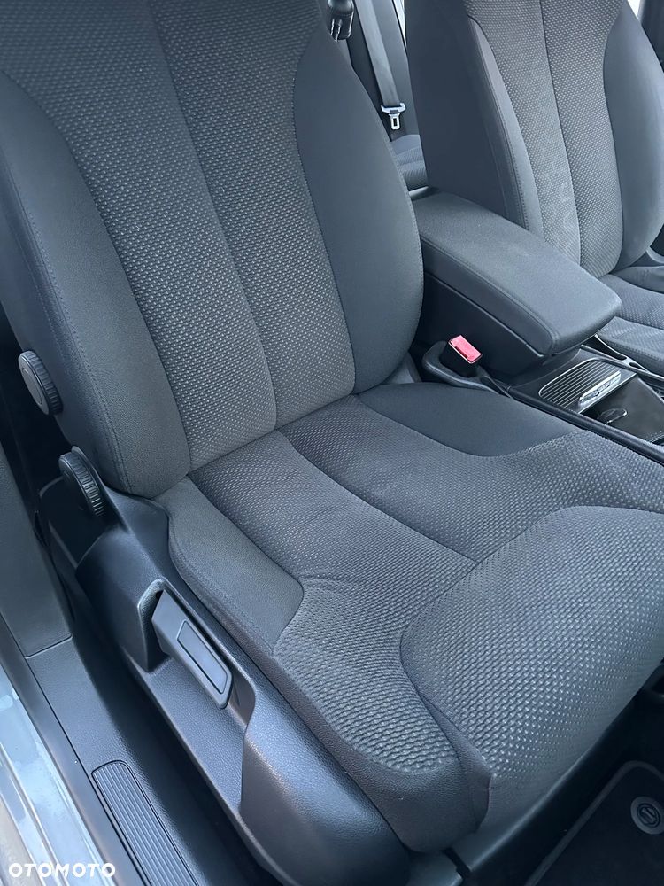 Volkswagen Passat - 36