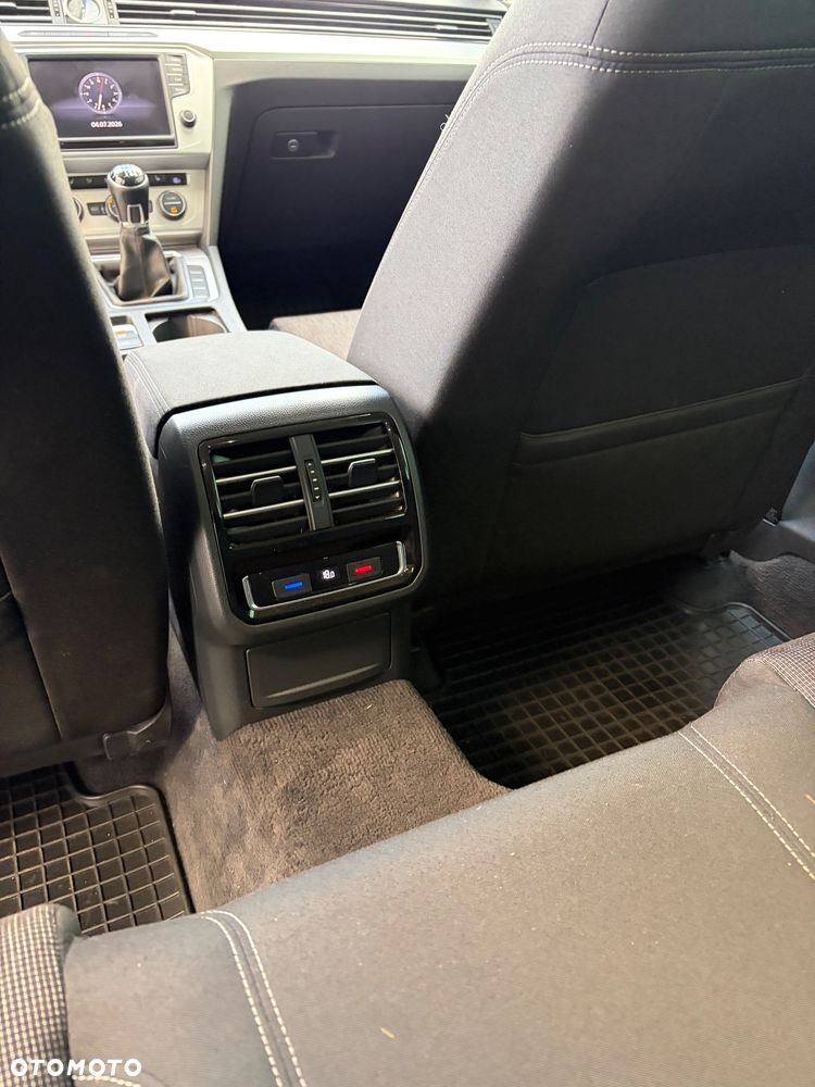 Volkswagen Passat 2.0 TDI BMT Comfortline - 19