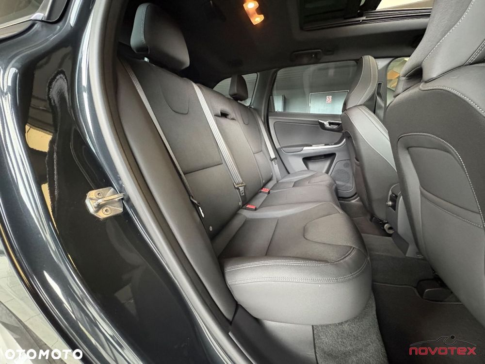 Volvo XC 60 D3 Momentum - 24