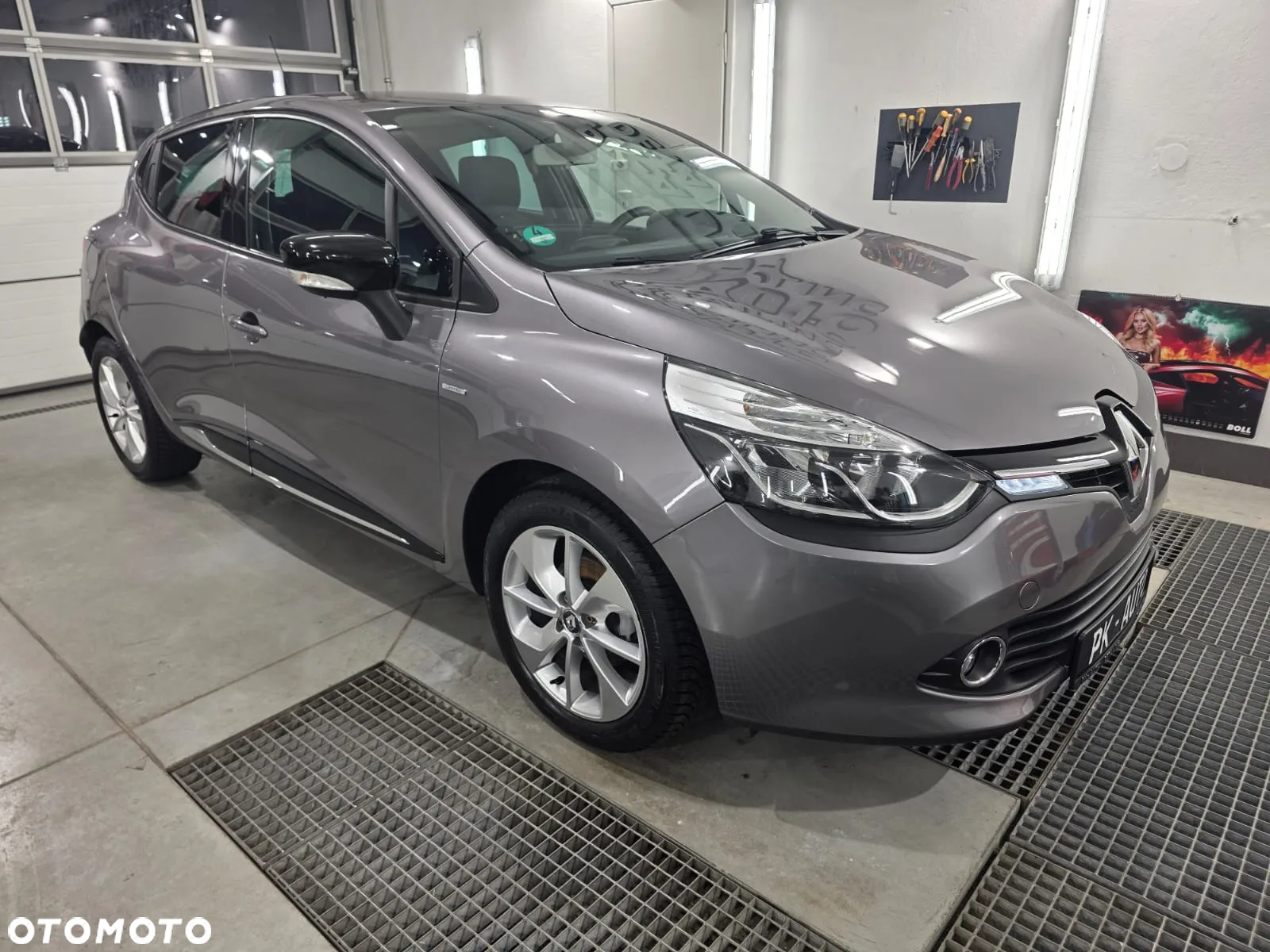 Renault Clio 1.2 16V 75 LIMITED - 21