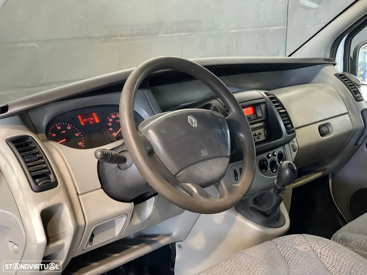 Renault Trafic 1.9 DCi 100 6L - 7